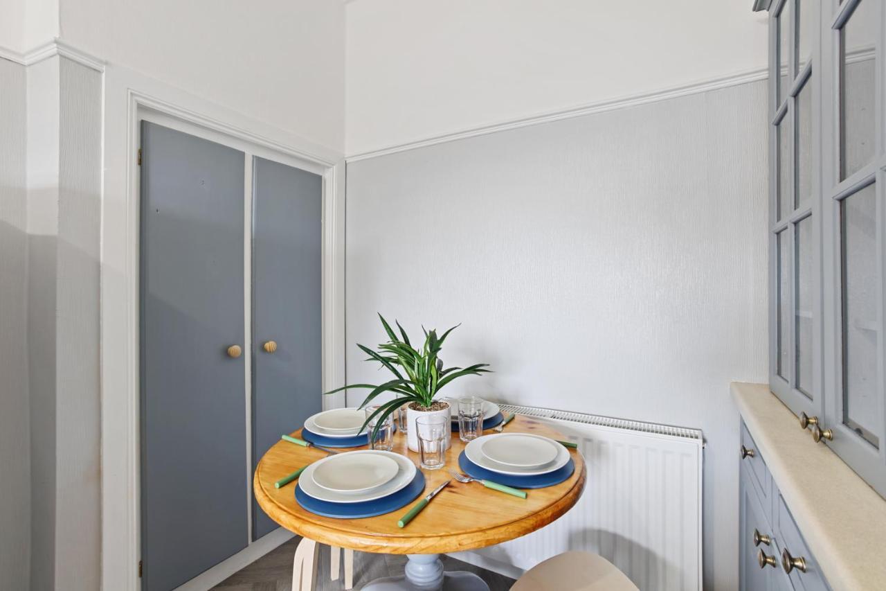 Lovely 3 Bedroom Apartment In Aberdeen Centre Exterior foto
